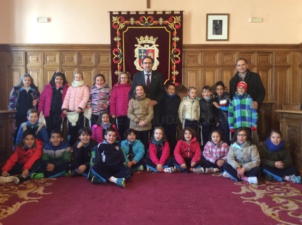 Alumnos del Colegio Nuestra Señora de la Providencia visitan el Ayuntamiento