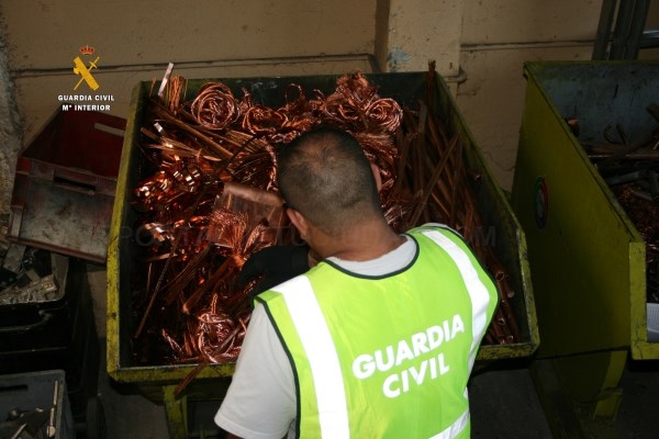La Guardia Civil detiene a 28 personas por el robo de más de 30.000 metros de cable de cobre ferroviario (FEEDER).