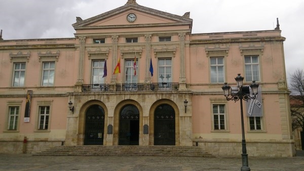 La Comisión de Hacienda  ha dictaminado favorablemente el proyecto de presupuestos para el año 2016