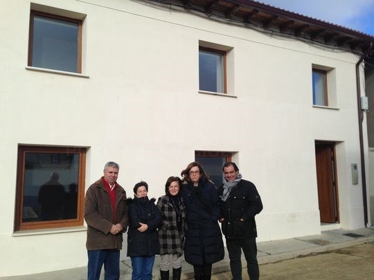 La Presidenta de la Diputación visita las instalaciones del Centro Socio Cultural de la Junta Vecinal de Villarrodrigo de la Vega