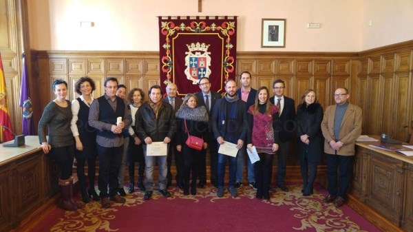 El Alcalde de Palencia entrega los premios de Escaparates Navideños