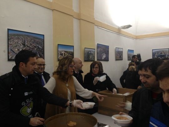 La presidenta de la Diputación ha acudido a los actos de homenaje que se han celebrado en la localidad de Paredes de Nava