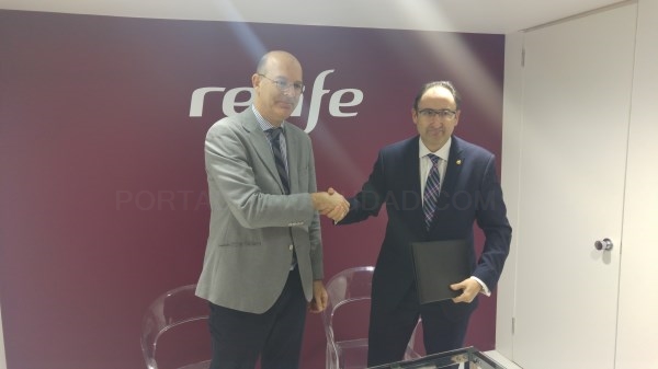 Alcalde de Palencia y presidente de RENFE renuevan el convenio de colaboración para la promoción conjunta de la ciudad