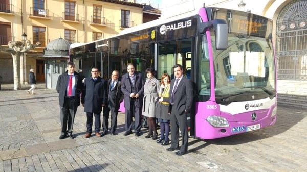 Un nuevo autobús se une a la flota municipal de transporte público