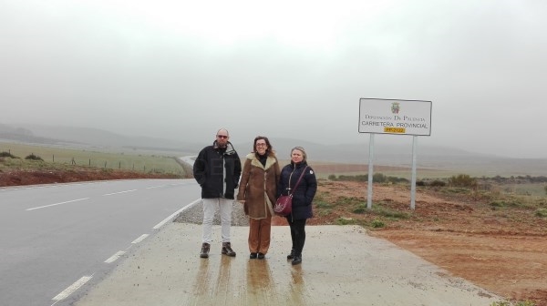 La presidenta de la Diputación conoce los resultados de las obras de ensanche y refuerzo de la PP-2122 entre Matamorisca y Cillamayor
