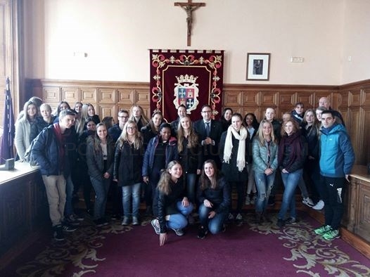 El Ayuntamiento de Palencia recibe la visita de un grupo de estudiantes holandeses de intercambio en el Colegio La Salle