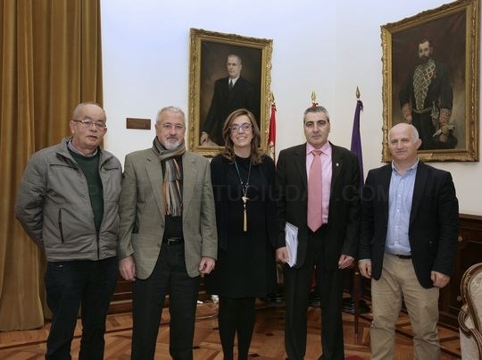 La Diputación estudiará la demanda de la junta vecinal de Arbejal para rehabilitar las instalaciones del antiguo cementerio