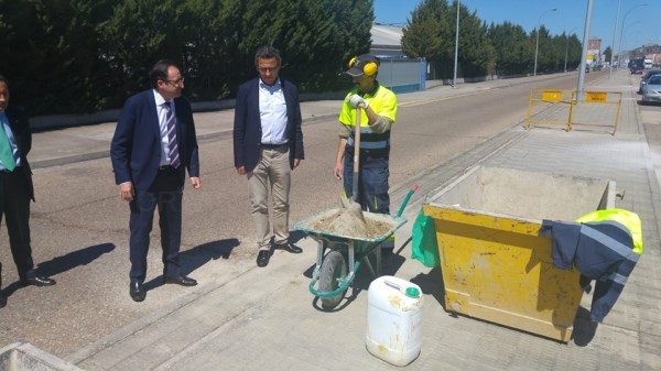Alcalde y concejal de Obras visitan a los integrantes de las cuadrillas contratadas en el marco del IV Plan Municipal de Empleo