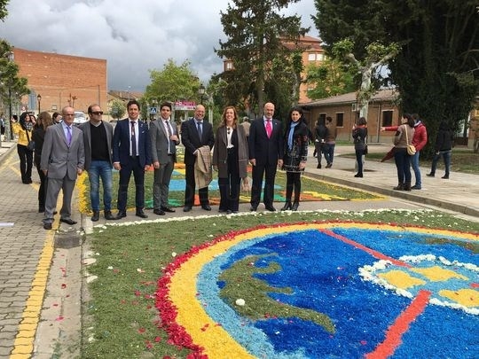 La presidenta de la Diputación, Ángeles Armisén, asistió la celebración del Corpus Christi de Carrión de los Condes