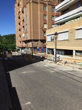 Se reanudan las obras de mejora y ampliación del acerado de la Calle Panaderas