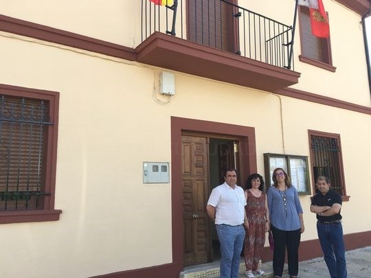 La presidenta de la Diputación conoce las obras de mejora de la Casa Consistorial de Quintanilla de Onsoña