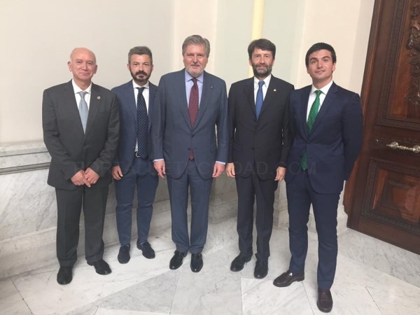 El primer teniente de Alcalde, David Vázquez, asiste a la entrega de la Gran Cruz de Alfonso X
