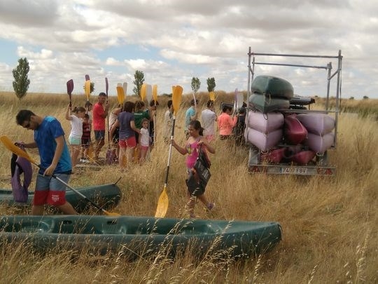 Las jornadas de piragüismo que programa la Diputación comenzaron ayer en Paredes de Nava y llegarán a una treintena de municipios en total en 2016