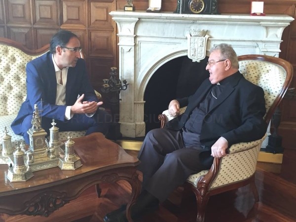 El Alcalde desea a D. Manuel Herrero “un feliz y fructífero Ministerio bendecido por el Cristo del Otero”