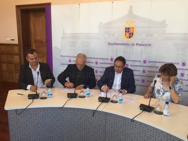 El Alcalde renueva convenios con Cáritas y Feafes y subraya que “la política social es el eje vertebrador de la acción de gobierno”
