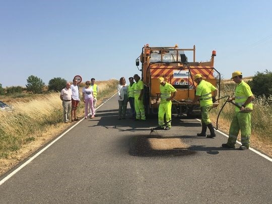 La Diputación de Palencia ha actuado hasta ahora en 210 kilómetros de la red provincial de carreteras dentro de la campaña de bacheo 2016