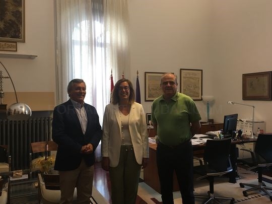 La presidenta de la Diputación de Palencia, Ángeles Armisén, ha mantenido recientemente un encuentro con los responsables del Club Deportivo Maristas