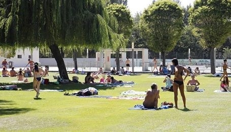 Los usuarios de las piscinas municipales de verano rozan los 75.000