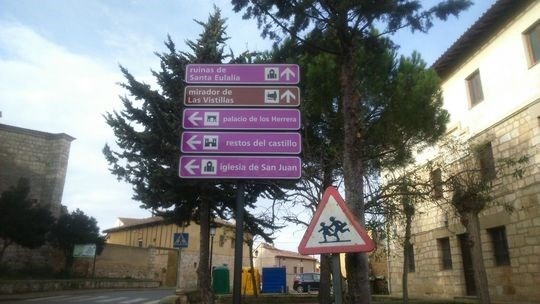 La Diputación de Palencia destinará más de 22.000 euros para mejorar la señalización turística en el núcleo urbano de 19 municipios de la provincia