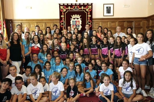 Merecido homenaje a nuestra medalla de plata Sara Bayón