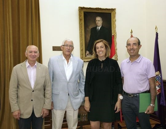 La Diputación estudia colaborar con el Ayuntamiento de Marcilla de Campos para acondicionar un espacio encharcado y convertirlo en una zona verde