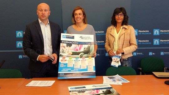La Diputación presenta el catálogo de la XIII edición de la Escuela de Empresarios y Emprendedores (EEE) 2016/17
