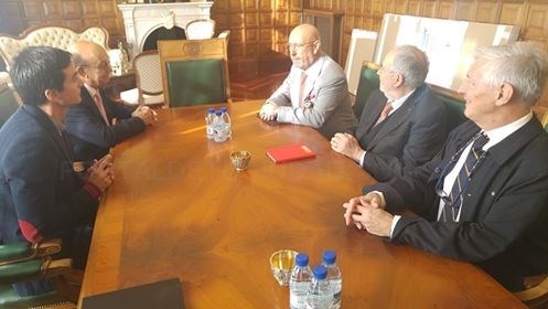 El gobernador del distrito 2201 del Rotary Internacional, Antonio Quesada, visitó el Ayuntamiento esta mañana