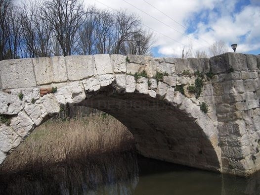 El Ayuntamiento de Palencia restaura uno de los arcos en mal estado del Puentecillas