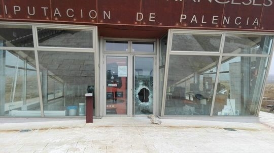 La Cueva de los Franceses gestionada por el Servicio de Turismo de la Diputación de Palencia sufrió un intento de robo.