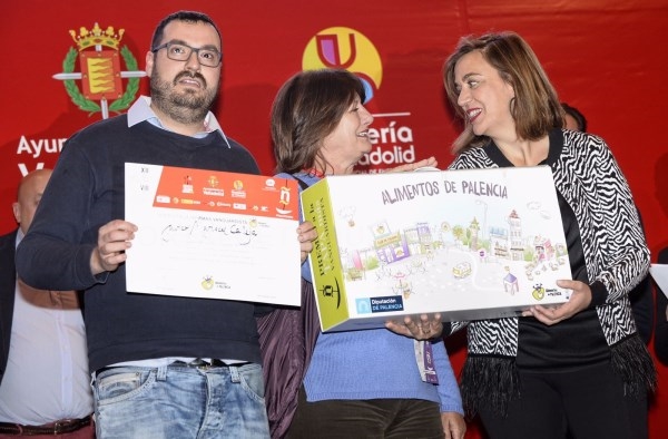 La Presidenta de la Diputación entrega el premio a la tapa más varguardista del XII Concurso Nacional de Tapas