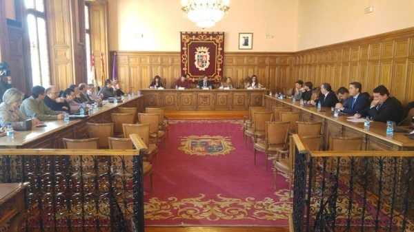 El Equipo de Gobierno presenta la oferta que la ciudad llevará a INTUR 2016 a los integrantes de la Mesa de Turismo