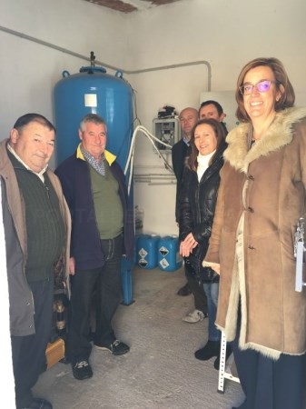 La presidenta de la Diputación visita Pozo de Urama donde la Institución ha financiado la sustitución del depósito de agua