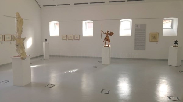 La original exposición 'Mirando a Cervantes' de Venancio Blanco podrá verse en el Centro Cultural Lecrác hasta el próximo 9 de enero