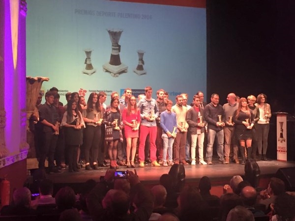 Gerardo Cisneros, Sara Bayón, Club Deportivo Maristas y la delegación de Balonmano protagonistas de los Premios del Deporte Palentino 2016.