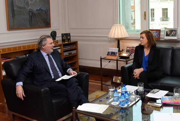 Armisén presenta al ministro Iñigo Méndez de Vigo varios proyectos de interés para la provincia
