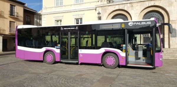 Los usuarios del autobús urbano valoran con un notable la calidad de servicio del mismo