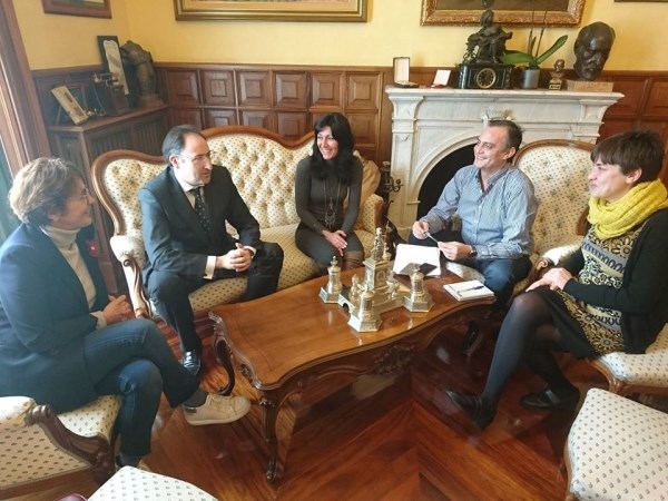 El Alcalde recibió a la nueva presidenta de UNICEF Palencia