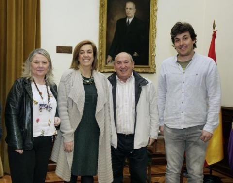 Compromiso para una solución a la junta vecinal de Puentetoma para la adecuación de la Casa Concejo