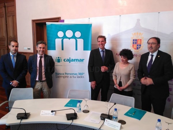 Ayuntamiento, Cajamar y Centro Comercial Palencia Abierta comparten objetivos para impulsar la actividad comercial de la ciudad