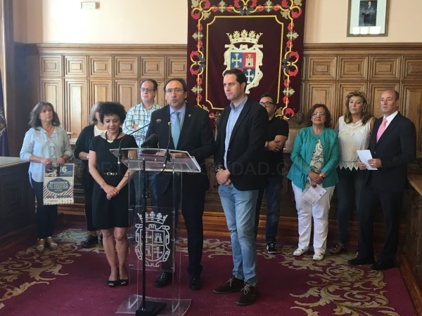 Un total de 90 establecimientos de comercio y hostelería participan en la VIII Showpping Night Palencia
