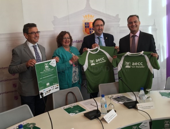La I Marcha Popular se suma a la VI Carrera Contra el Cáncer para fortalecer Palencia como ciudad solidaria