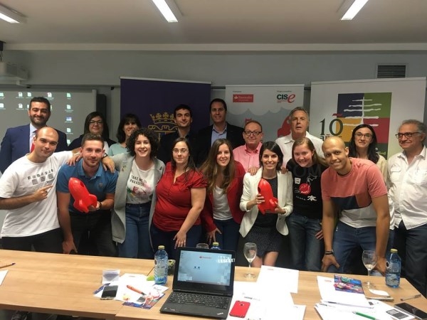 La joven palentina Elena Narro inicia su viaje a Silicon Valley como ganadora del proyecto Yuzz Palencia 2017