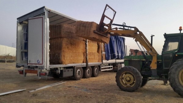 Un palentino dona 16 toneladas de paja a los afectados por los incendios en Galicia