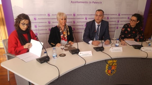 Palencia pone en marcha la segunda edición del programa 'Ningún abuelo sólo esta Navidad'