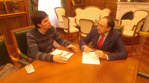 El ?Alcalde ofrece al portavoz de Ganemos trabajar de forma conjunta