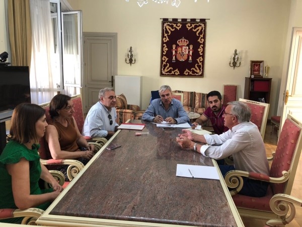 El subdelegado del Gobierno en Palencia se reúne con los responsables provinciales de Cruz Roja Española