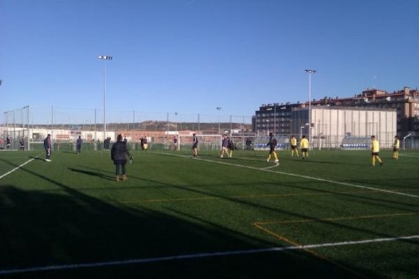 Adelante el proyecto para la sustitución del césped artificial y sistema de riego del campo de fútbol principal del complejo deportivo Sergio Asenjo