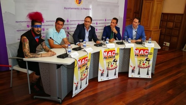 La Muestra de Artistas de Calle 2018 amplía el número de representaciones hasta las 19 e incluye la fachada del Colegio Villandrando como ubicacación