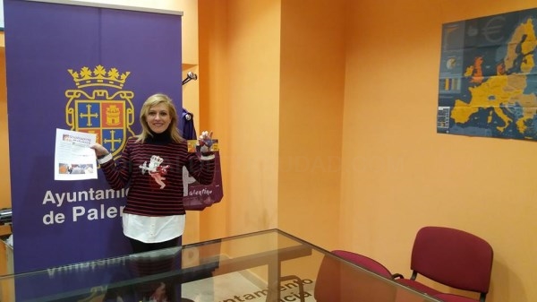 Nieves Ortega se alzó con el primer premio del sorteo de la Showpping Day dotado con 1.000 euros