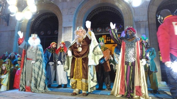 La Cabalgata de Reyes contará con un total de seis carrozas, más de 540 figurantes, repartirá cerca de 1.650 kg. de caramelos y 3.200 varitas LED